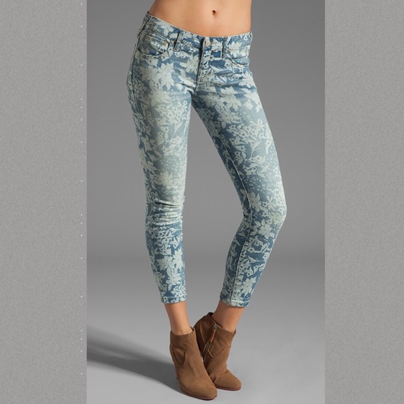 Free People Denim - Free People Hawaiian Floral Skinny Jeans Size 25